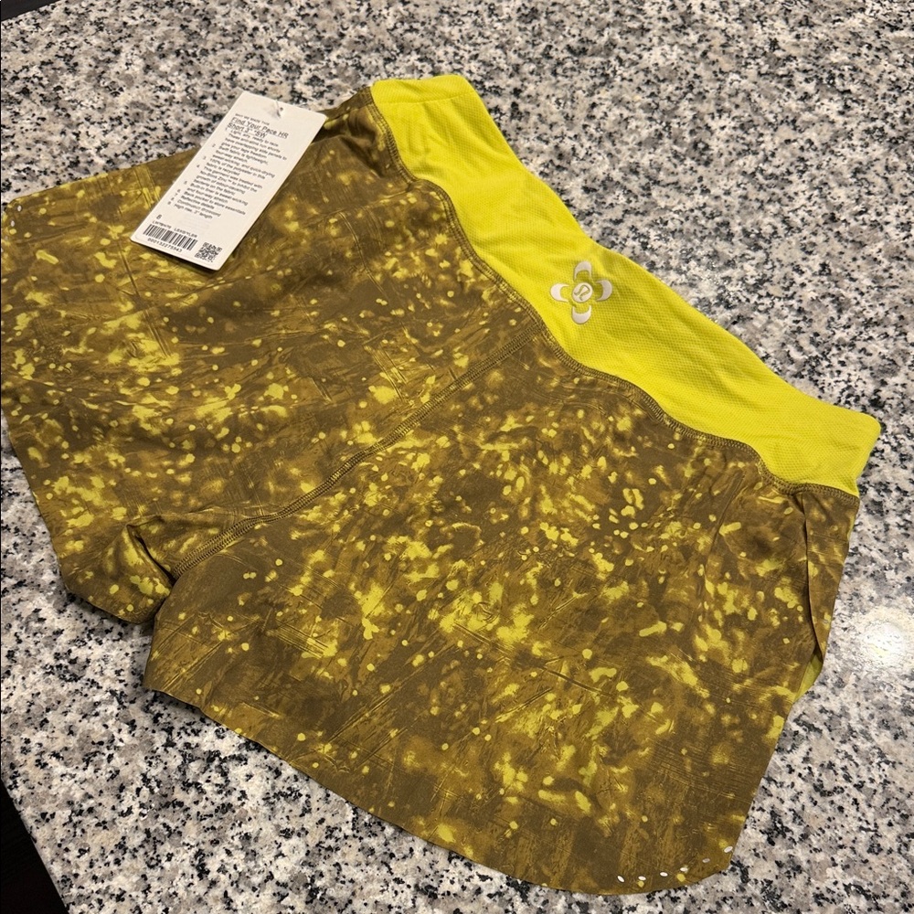 💛💛 Lululemon SW 🧜‍♀️ Find Your Pace HR short 3” BNWT
